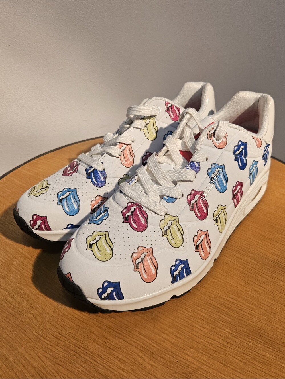 Skechers "Rolling Stones" Sneakers Womens Size 11 Brand New